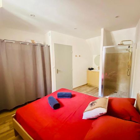 Les Appartements Du Vieux Poussan Exterior foto