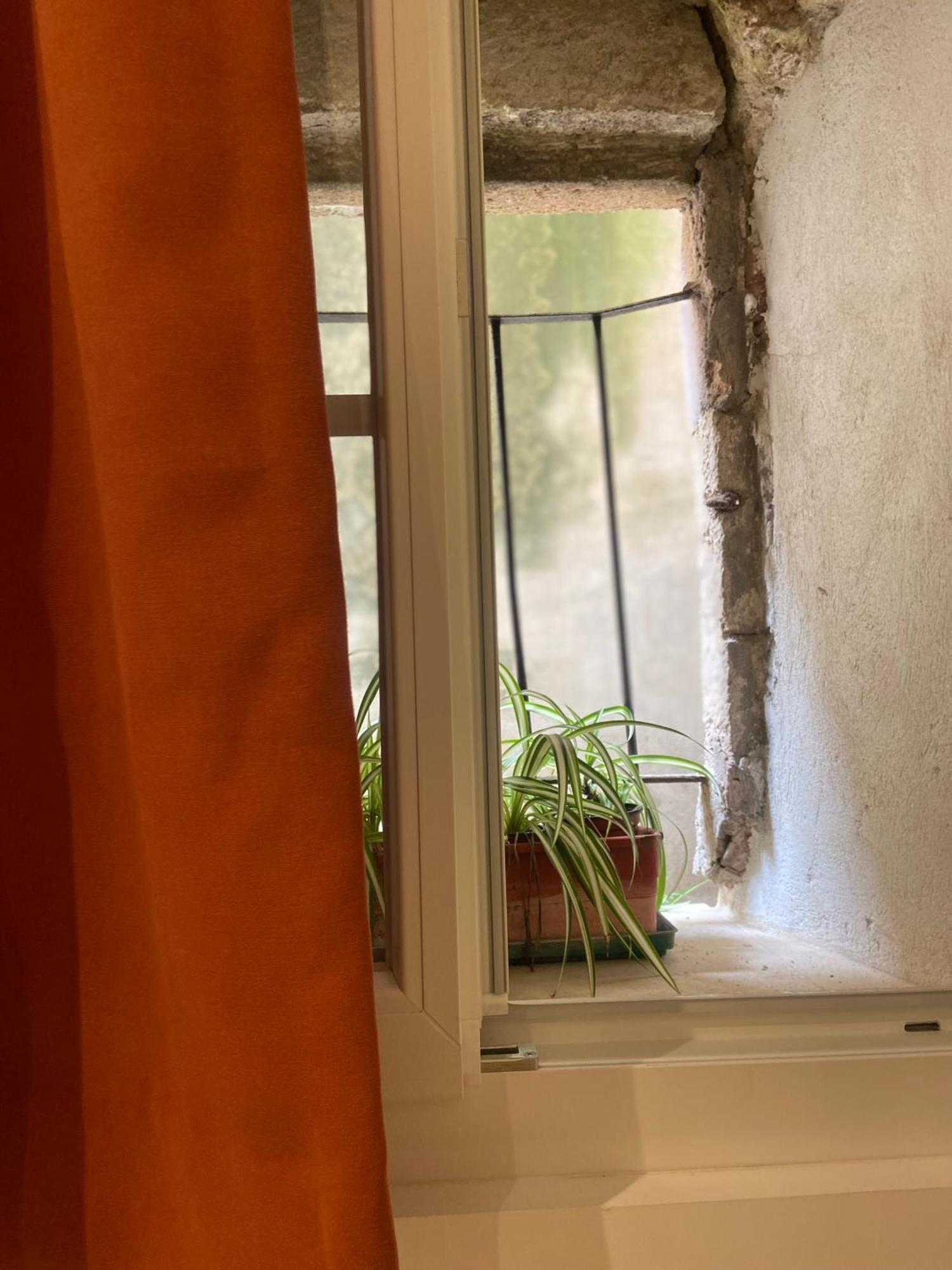 Les Appartements Du Vieux Poussan Exterior foto